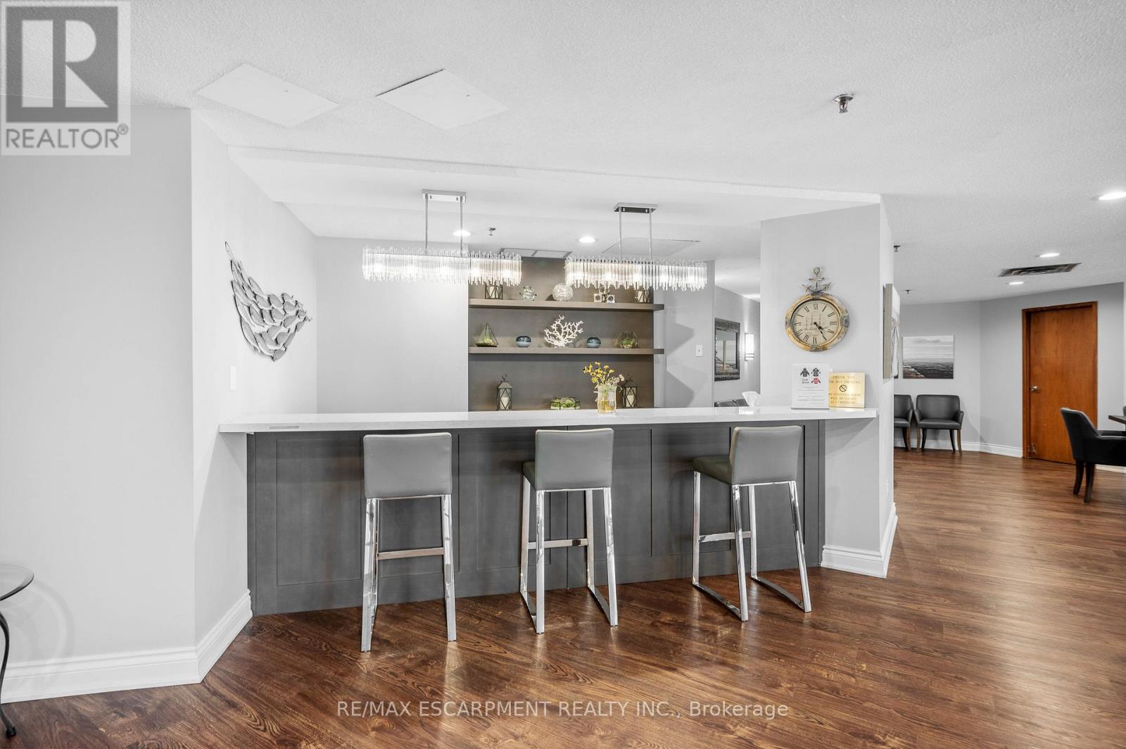 Photo 23 of 805 2511 Lakeshore Road W, Oakville ON