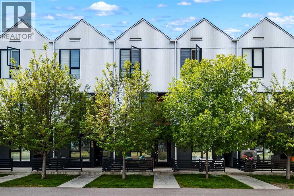 3527 69 Street NW, Calgary, Alberta