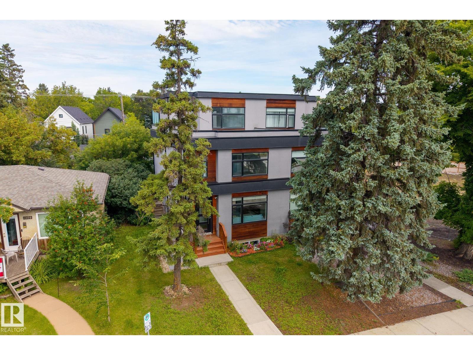 Photo 11 of 11426 71 Av Nw, Edmonton AB