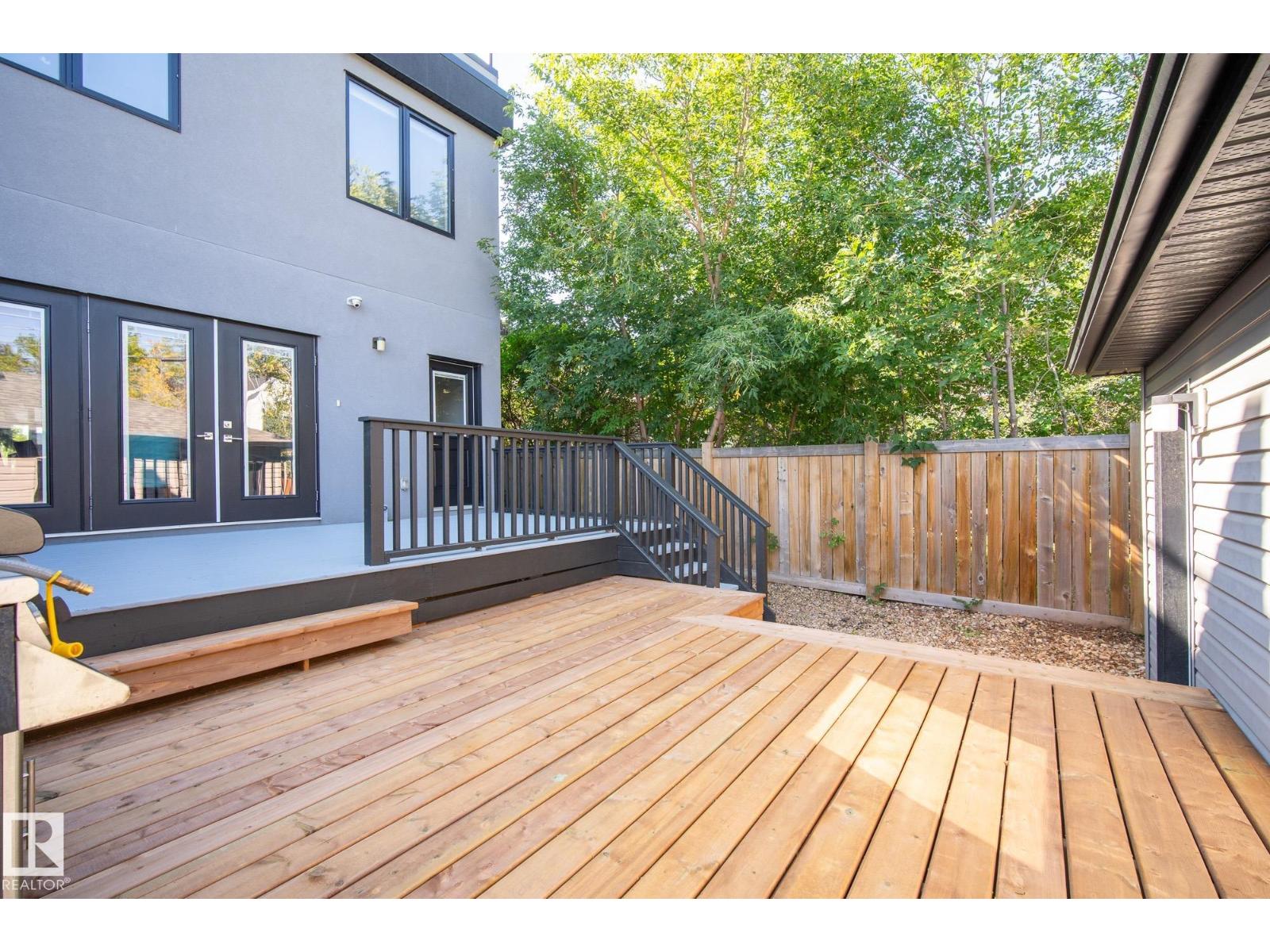 Photo 2 of 11426 71 Av Nw, Edmonton AB