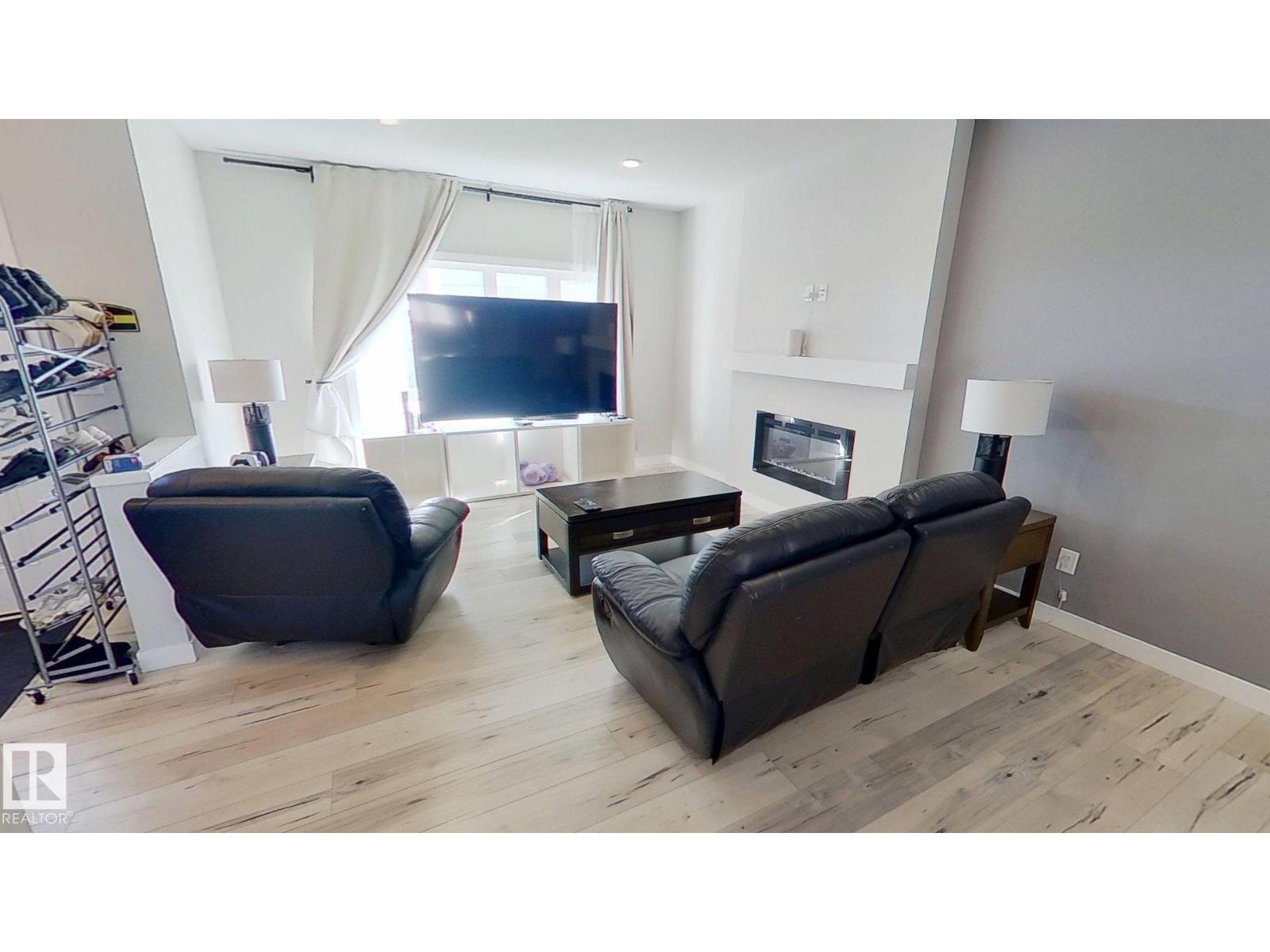 Photo 26 of 9876 206 St Nw, Edmonton AB