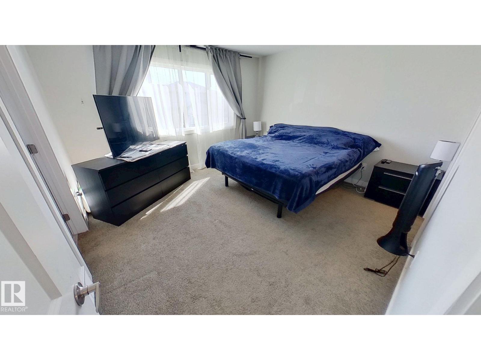 Photo 13 of 9876 206 St Nw, Edmonton AB
