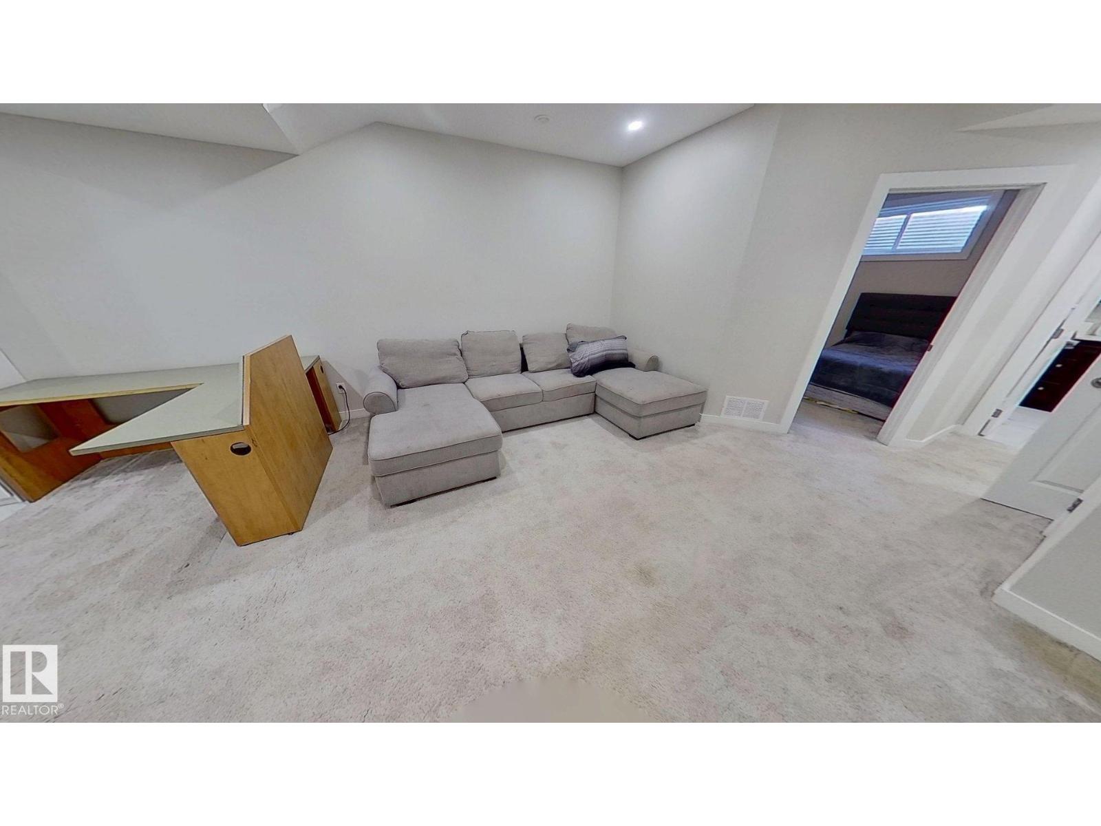 Photo 10 of 9876 206 St Nw, Edmonton AB