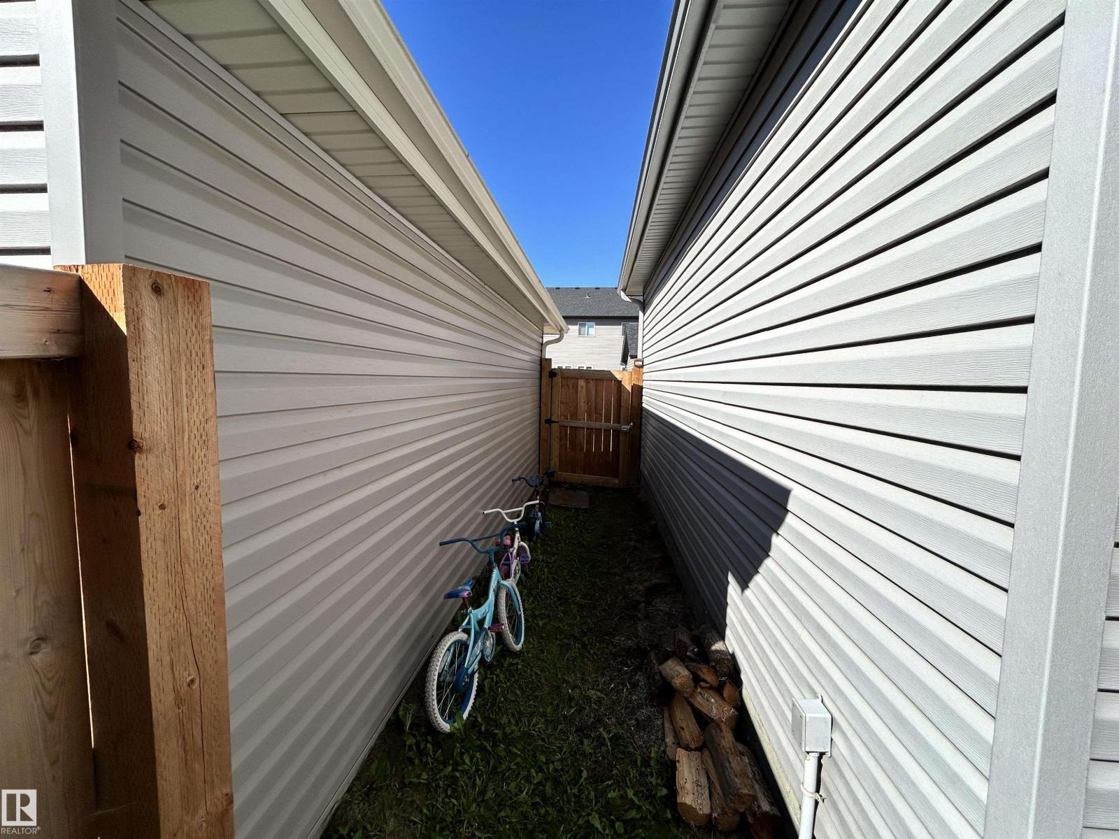 Photo 21 of 9876 206 St Nw, Edmonton AB