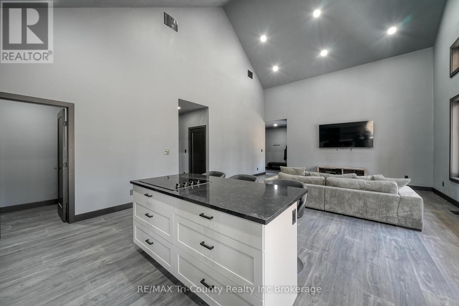 Photo 10 of 1498 12 Th Concession Road, Norfolk ON