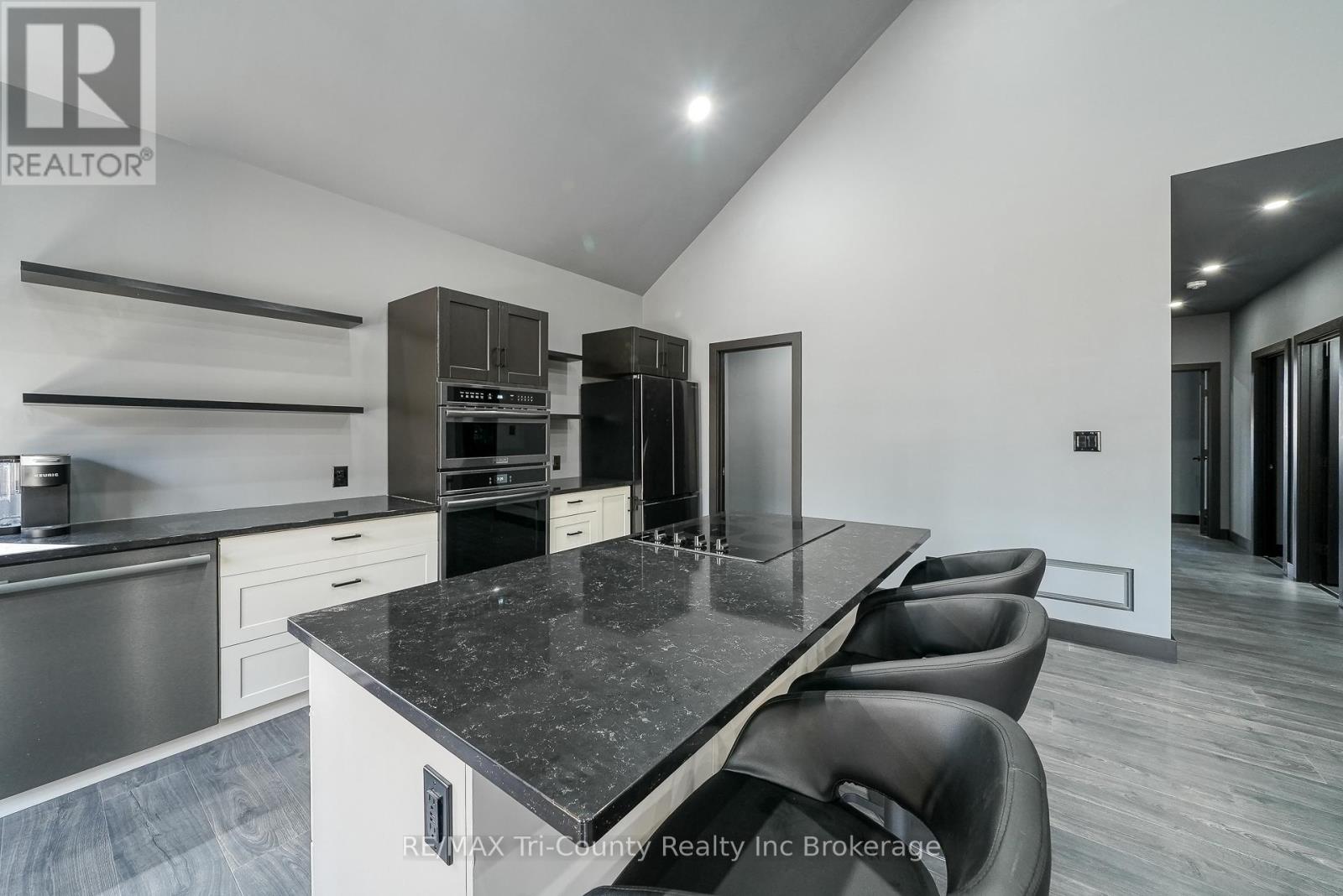 Photo 9 of 1498 12 Th Concession Road, Norfolk ON
