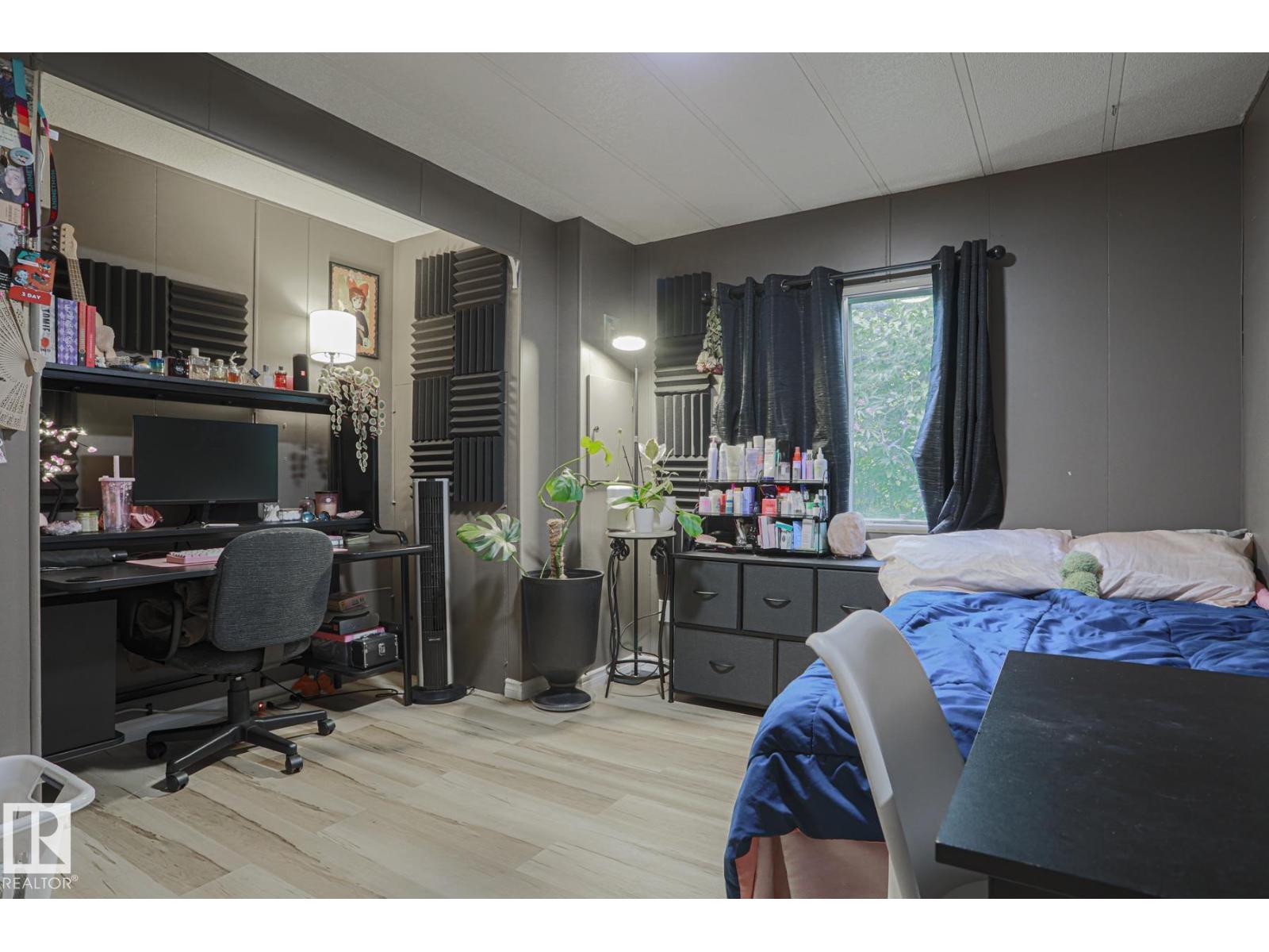 1943 West Royal WY NW NW, Edmonton