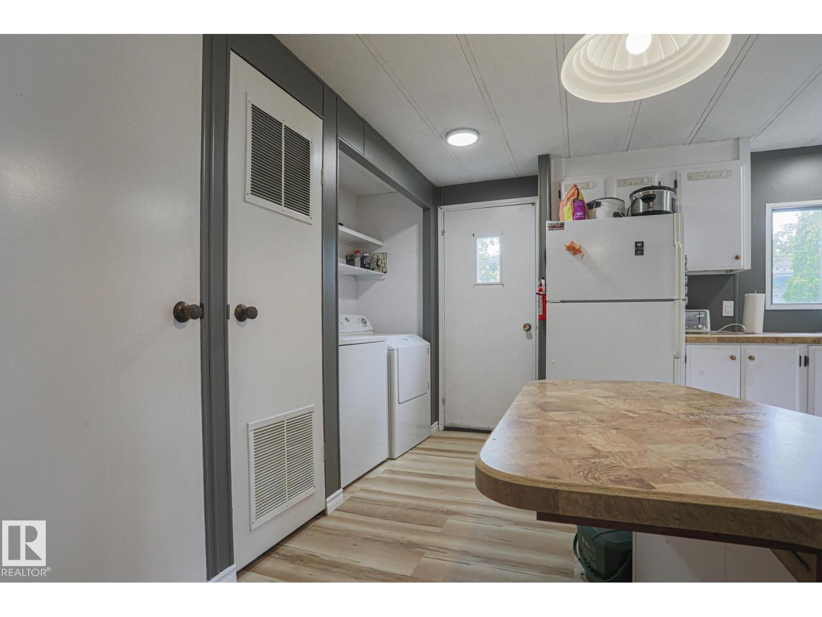 1943 West Royal WY NW NW, Edmonton