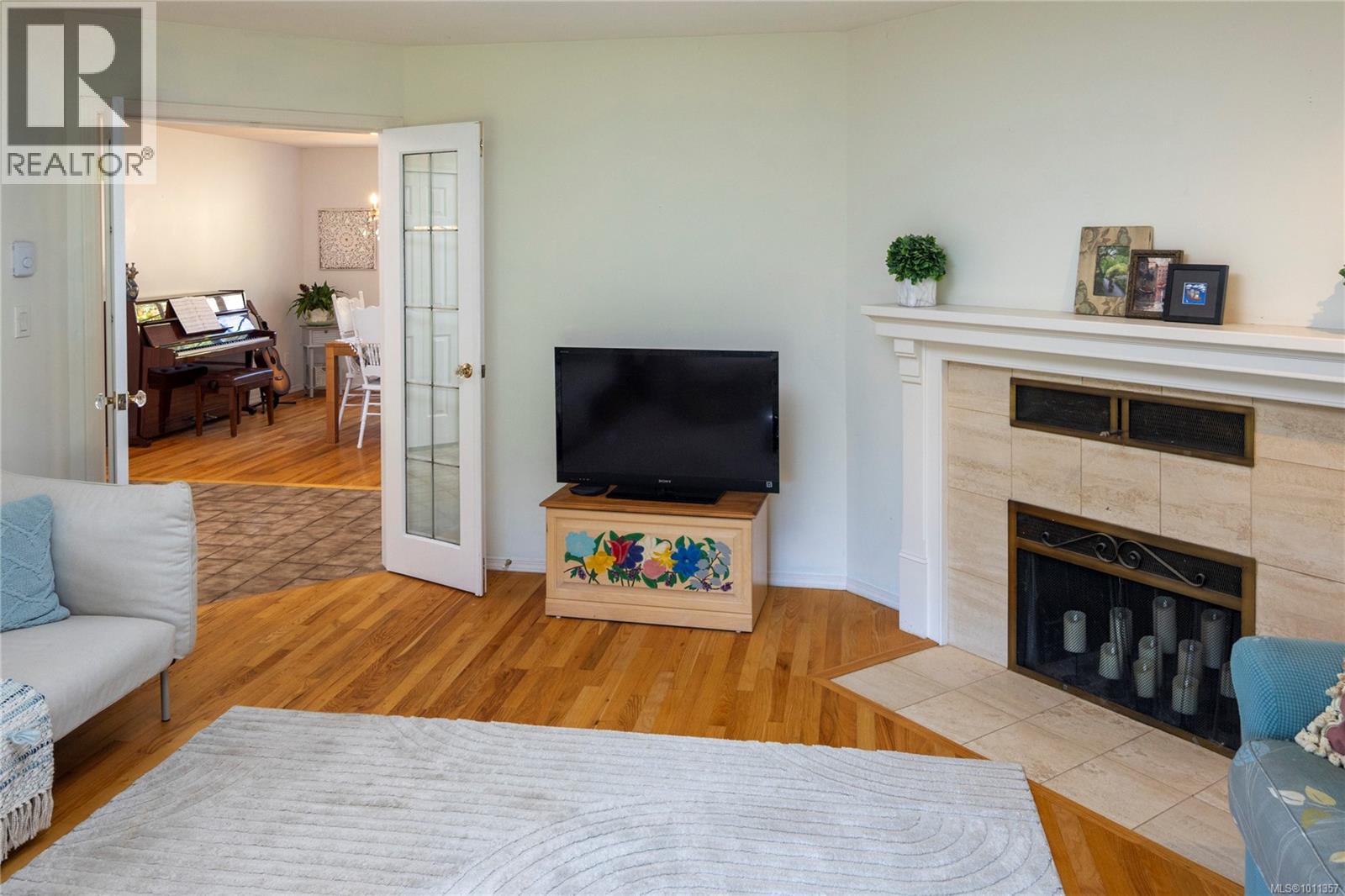 Single Family House for Sale in  Richmond Ave Victoria 