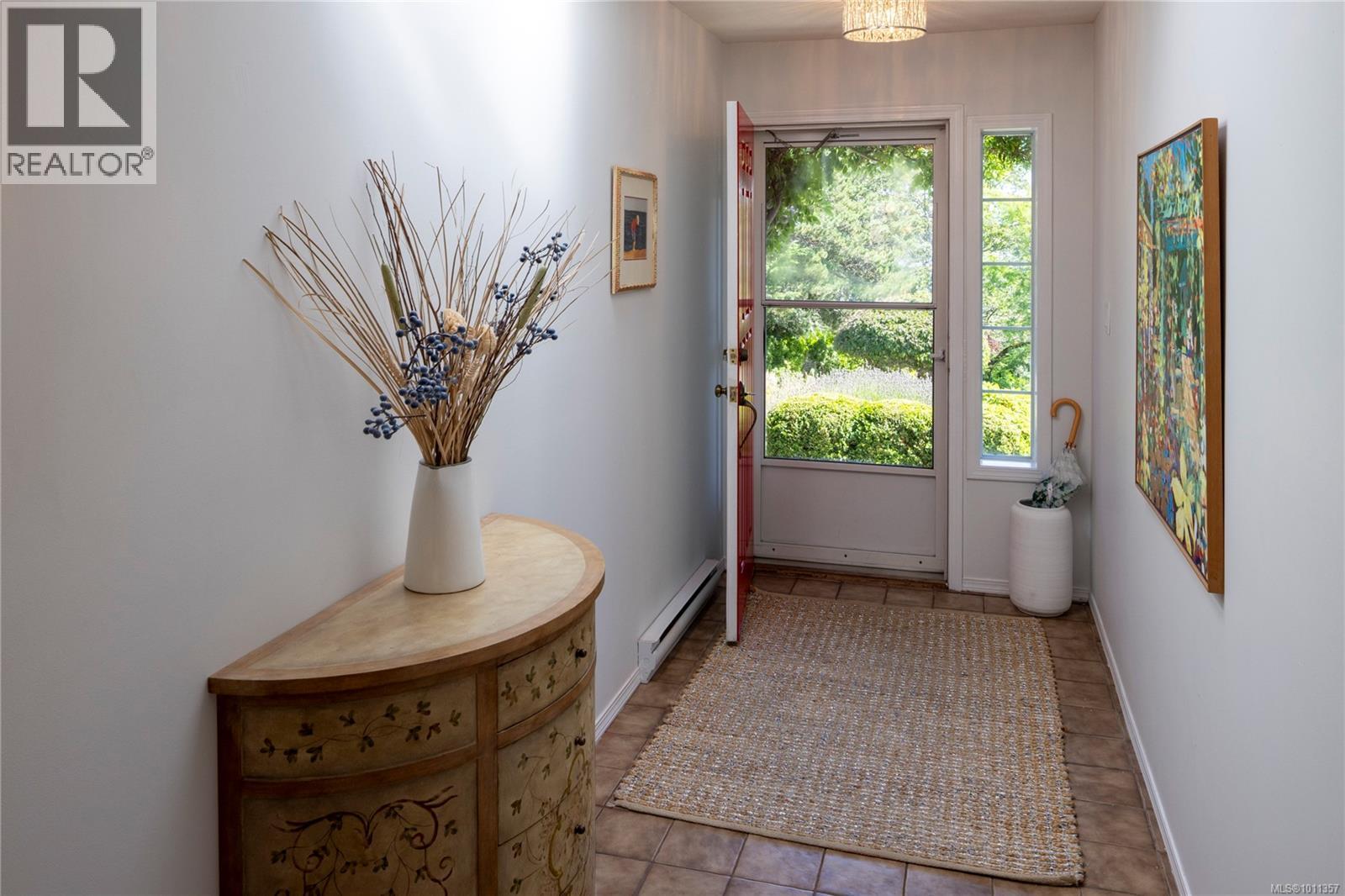 Single Family House for Sale in  Richmond Ave Victoria 