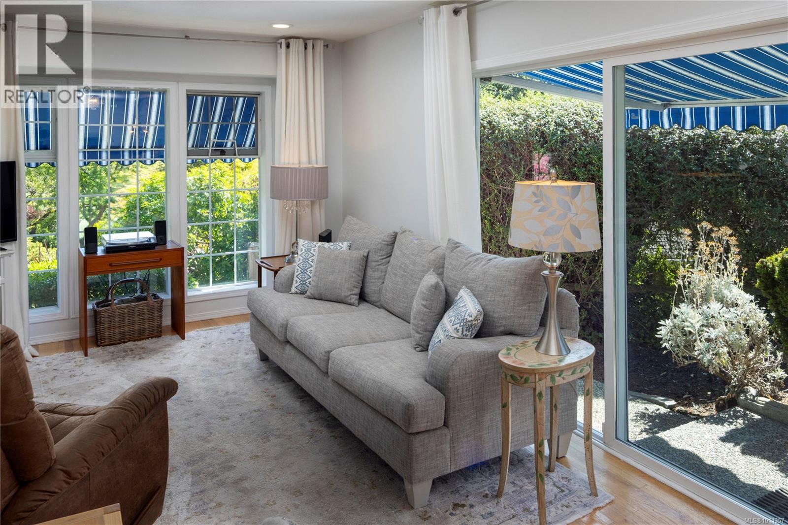 Single Family House for Sale in  Richmond Ave Victoria 