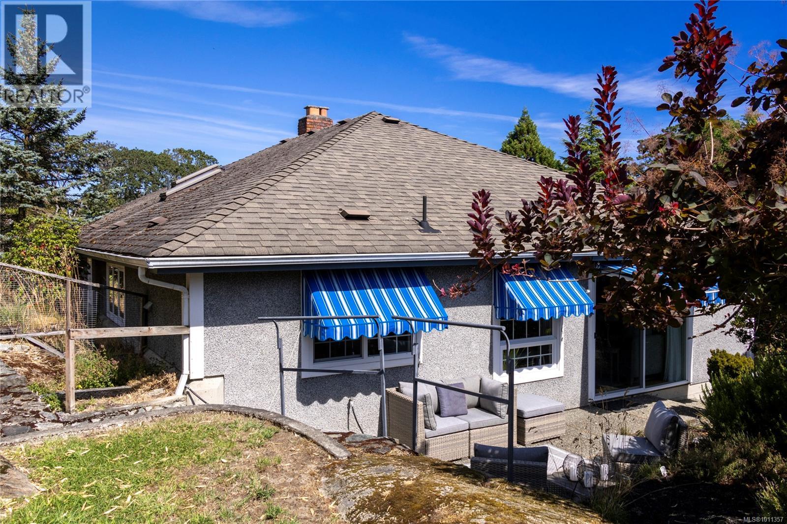 Single Family House for Sale in  Richmond Ave Victoria 
