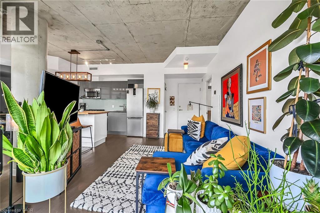 Photo 11 of 1201 Dundas Street E Unit 902, Toronto ON