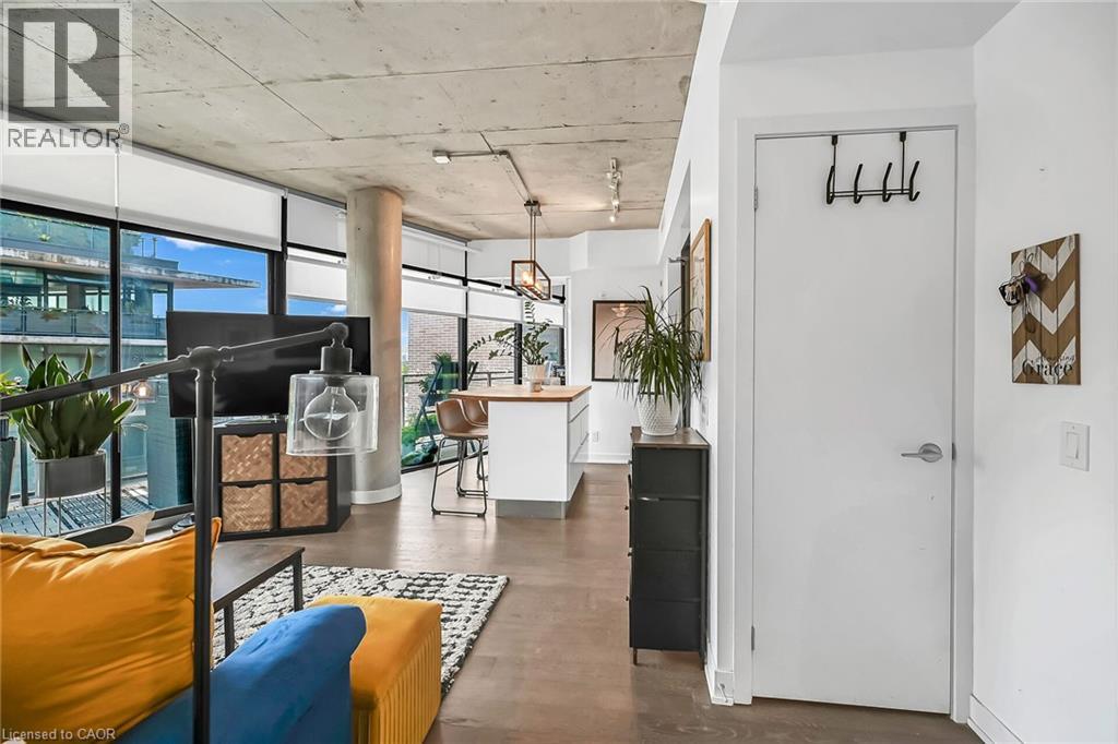 Photo 9 of 1201 Dundas Street E Unit 902, Toronto ON