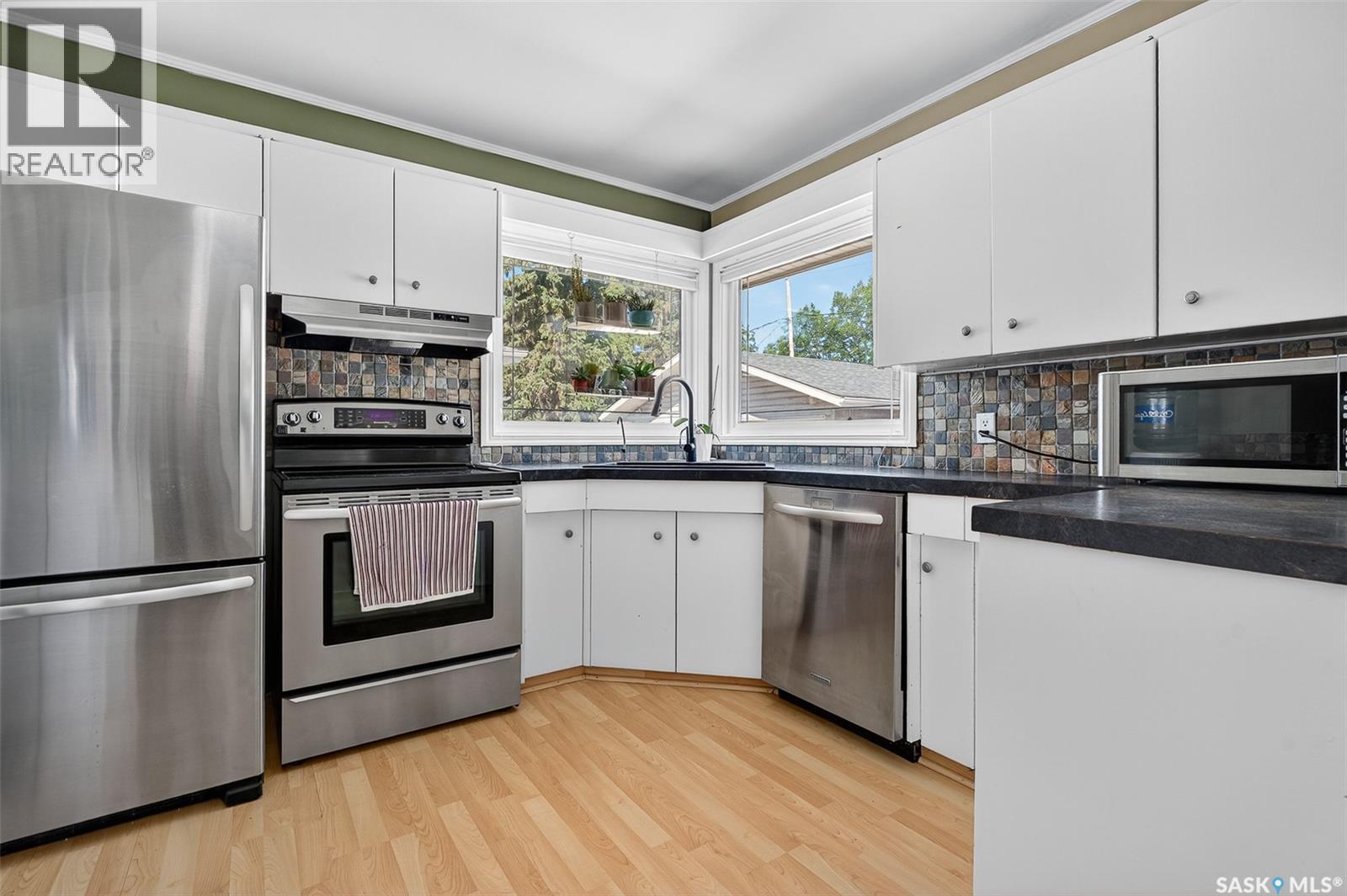 Photo 3 of 1234 Carleton Street, Moose Jaw SK