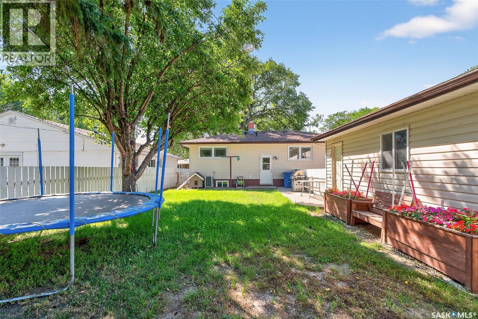 Photo 15 of 1234 Carleton Street, Moose Jaw SK
