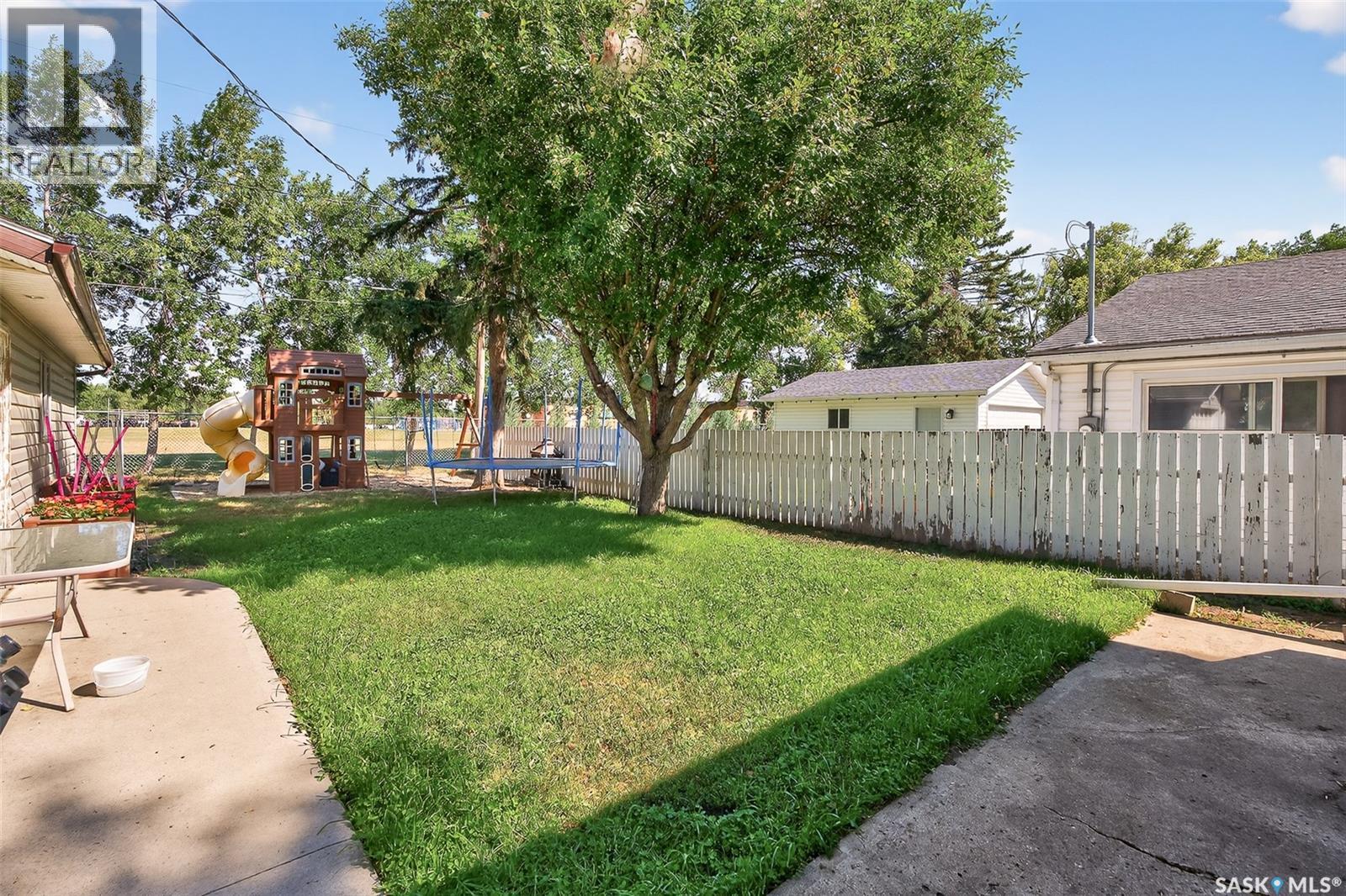 Photo 31 of 1234 Carleton Street, Moose Jaw SK