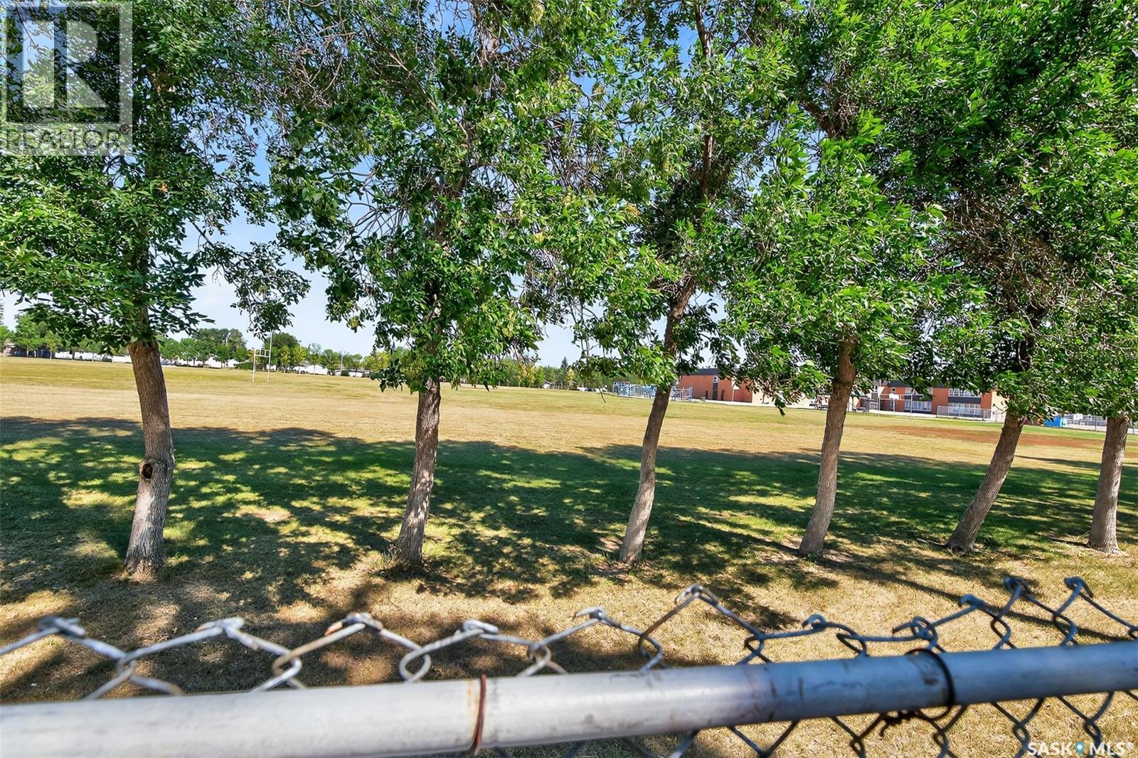 Photo 9 of 1234 Carleton Street, Moose Jaw SK