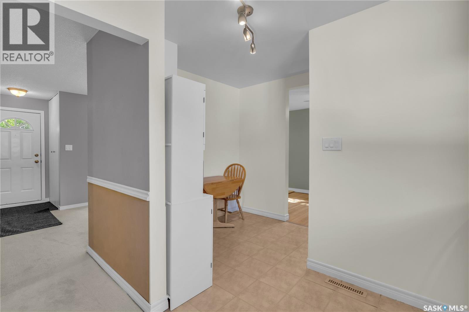 Photo 4 of 2656 Rothwell Street, Regina SK
