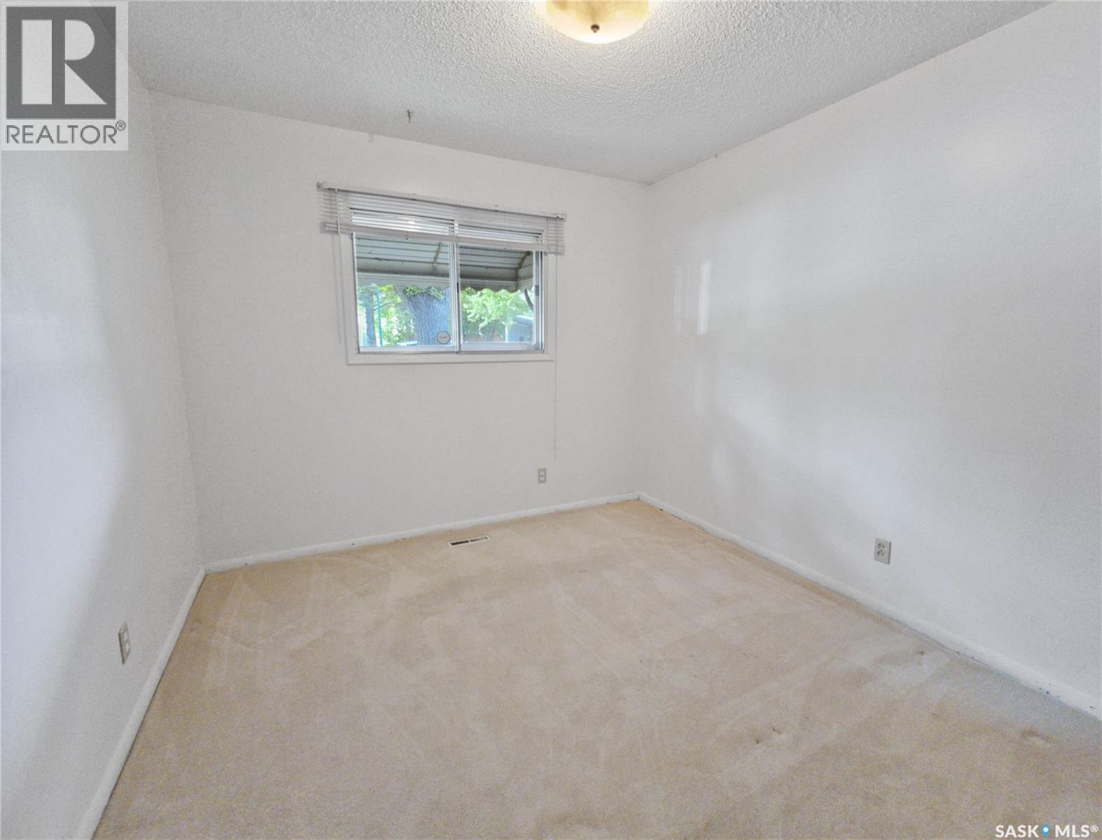 Photo 8 of 1658 Edward Avenue, Saskatoon SK