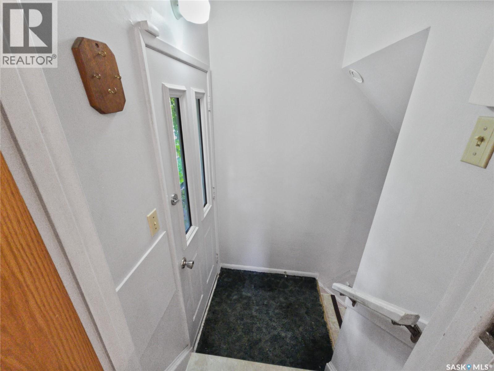 Photo 11 of 1658 Edward Avenue, Saskatoon SK