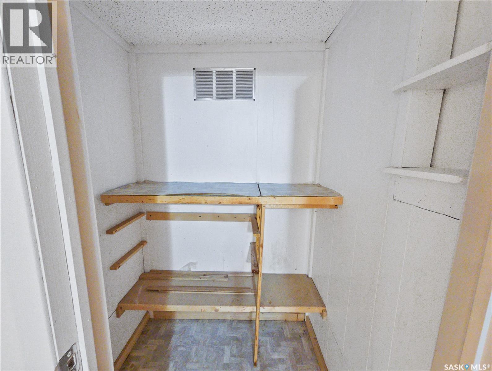 Photo 16 of 1658 Edward Avenue, Saskatoon SK