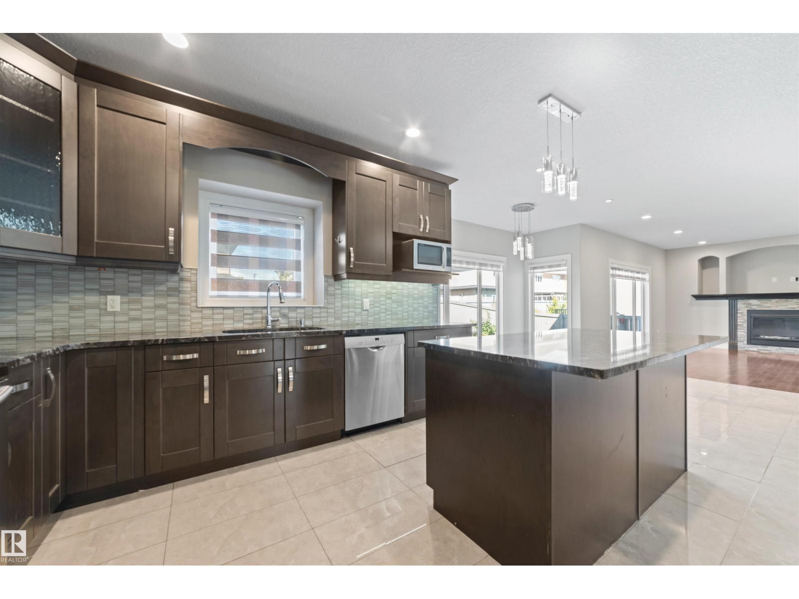 Photo 11 of 1721 Adamson Crescent Sw, Edmonton AB