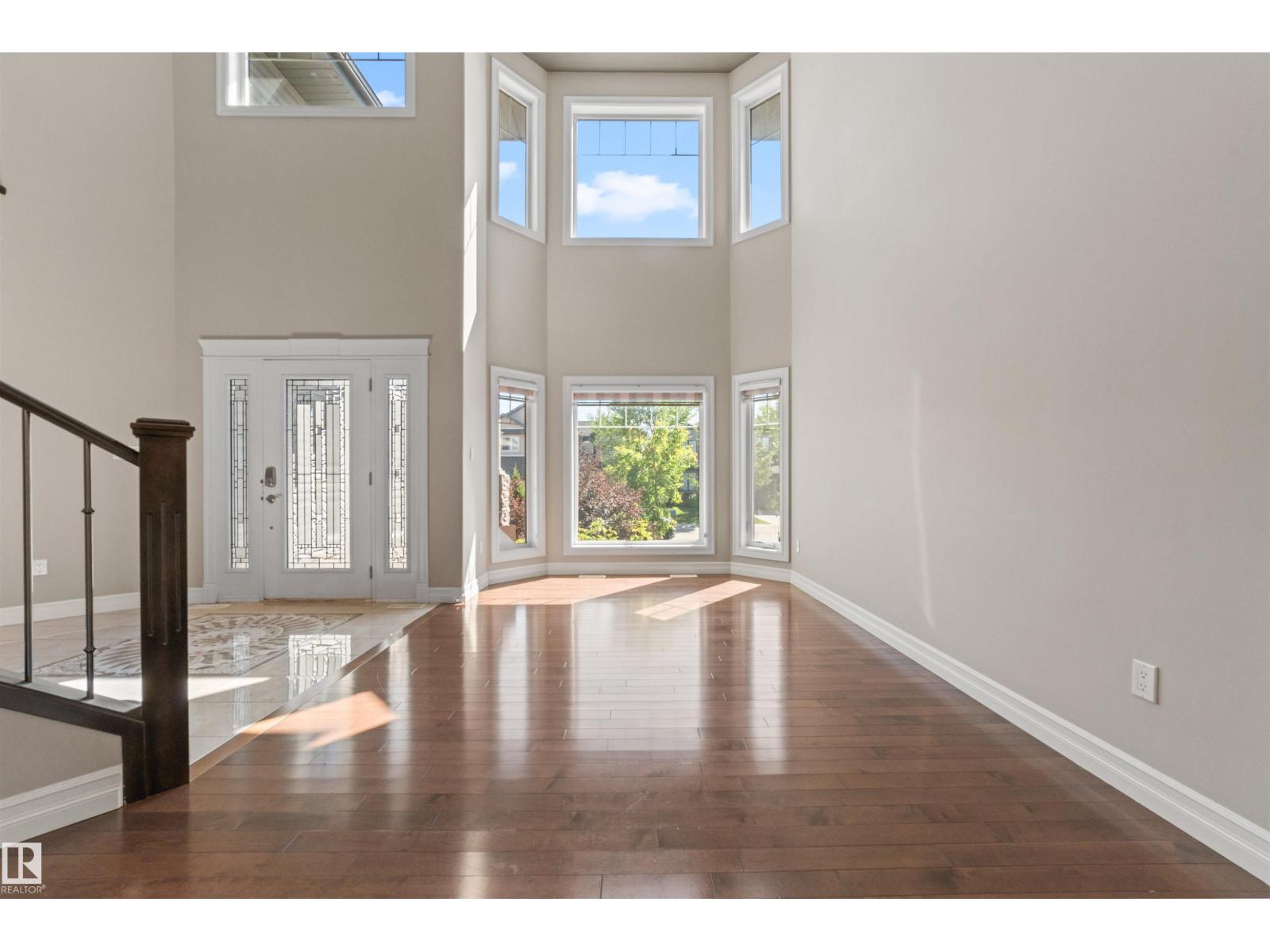 Photo 8 of 1721 Adamson Crescent Sw, Edmonton AB