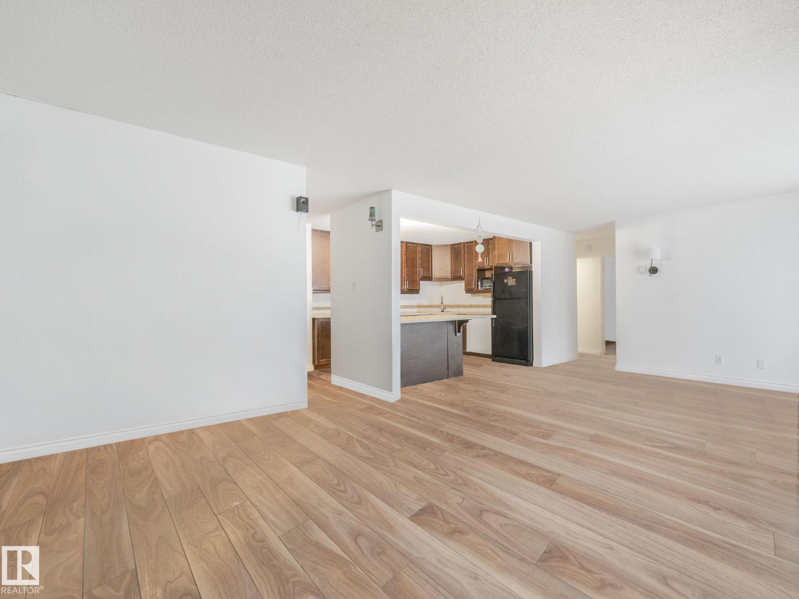 Photo 13 of 124 8604 Gateway Bv Nw, Edmonton AB