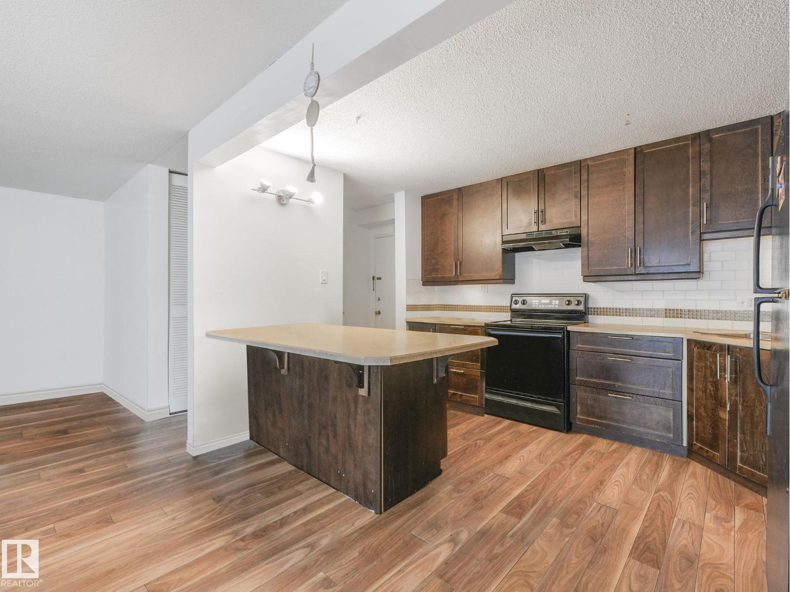 Photo 8 of 124 8604 Gateway Bv Nw, Edmonton AB