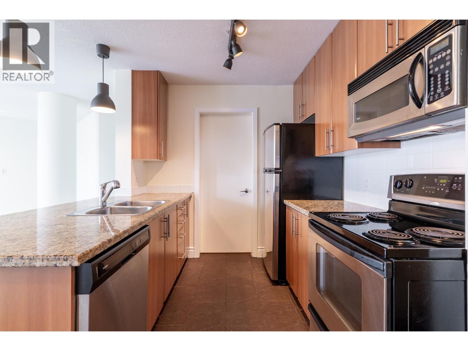 Photo 8 of 1106 58 Keefer Place, Vancouver BC