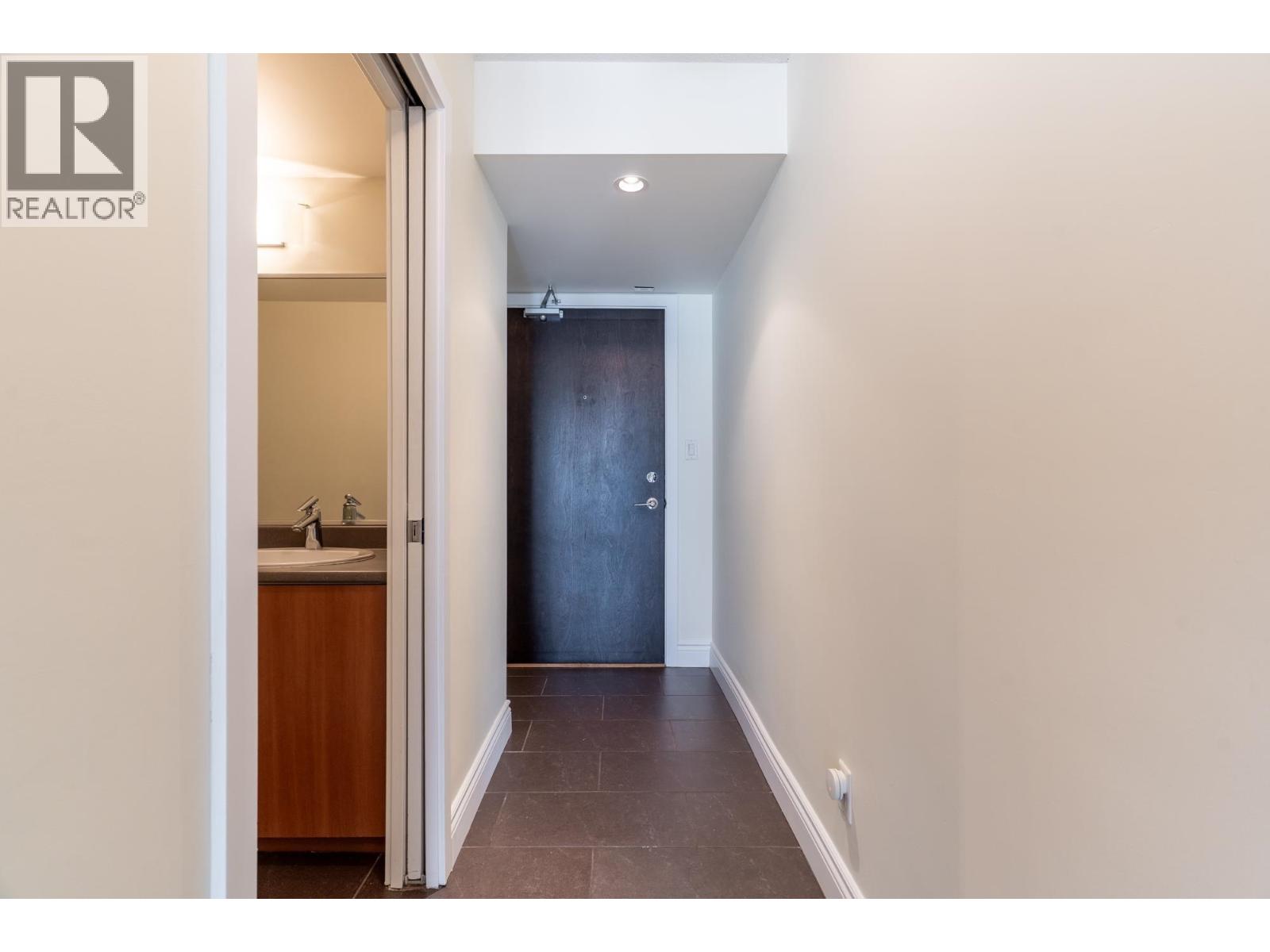 Photo 3 of 1106 58 Keefer Place, Vancouver BC