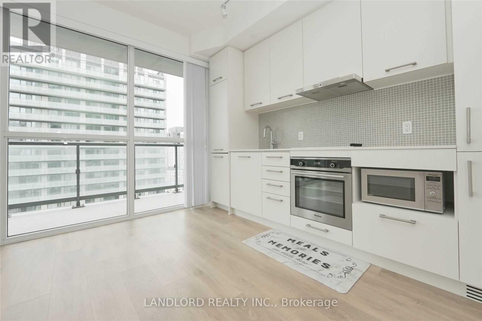 Photo 10 of 3507 87 Peter Street, Toronto ON