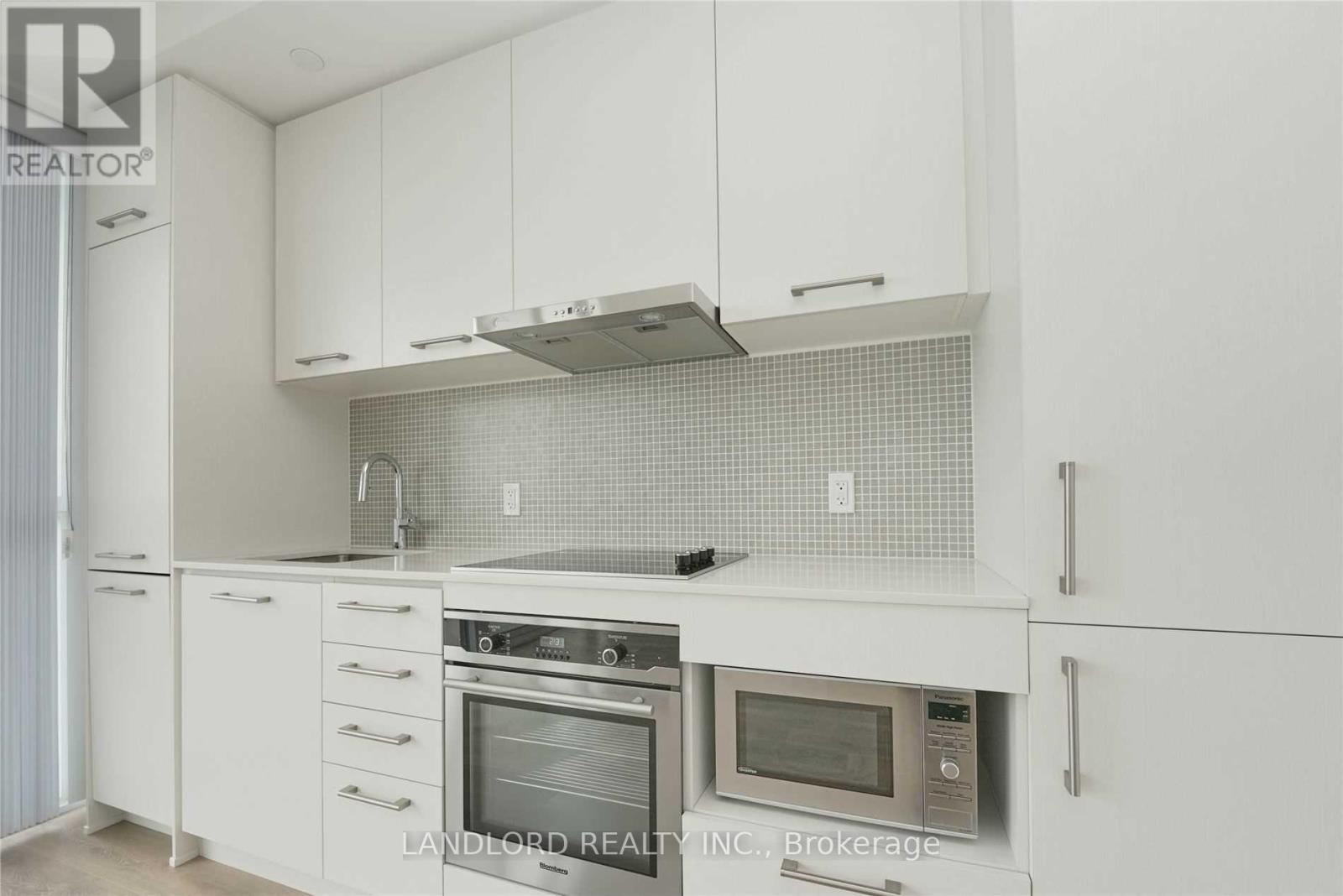 Photo 11 of 3507 87 Peter Street, Toronto ON
