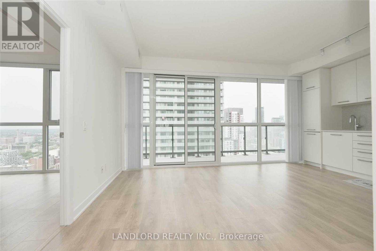 Photo 2 of 3507 87 Peter Street, Toronto ON