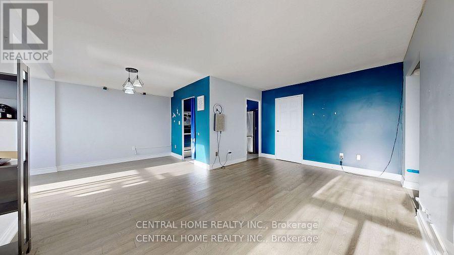 Photo 13 of 715 5 Shady Golfway, Toronto ON