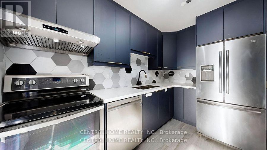 Photo 5 of 715 5 Shady Golfway, Toronto ON