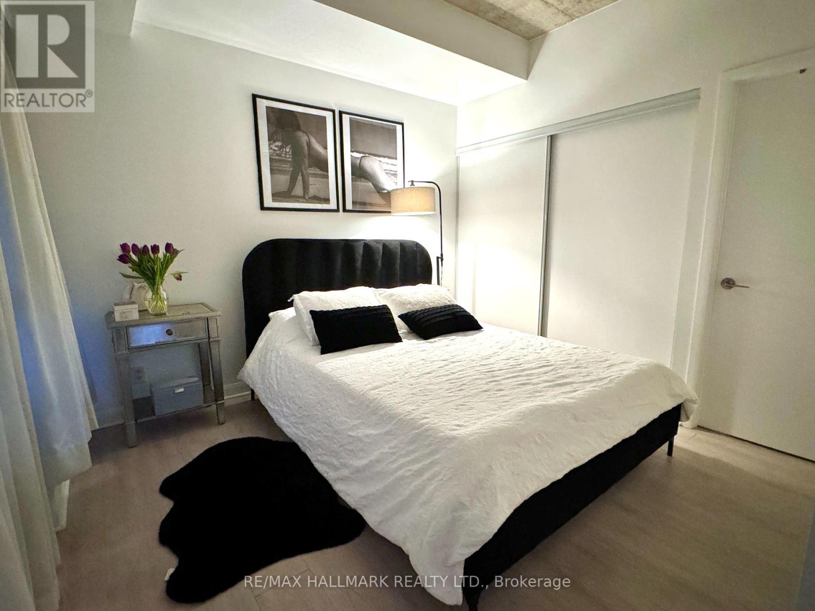 Photo 5 of 417 478 King Street W, Toronto ON