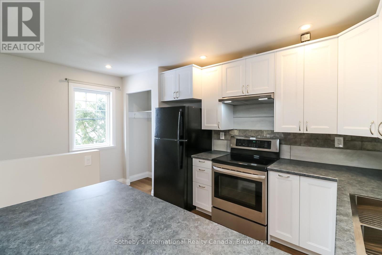 Photo 18 of 58 Cedar Street, Collingwood ON