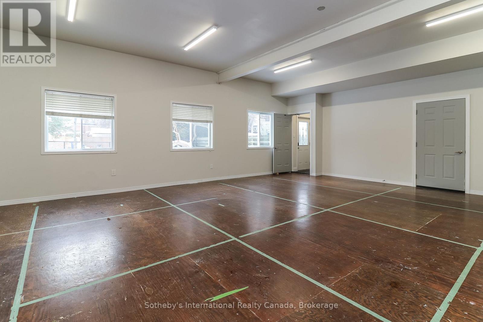 Photo 25 of 58 Cedar Street, Collingwood ON