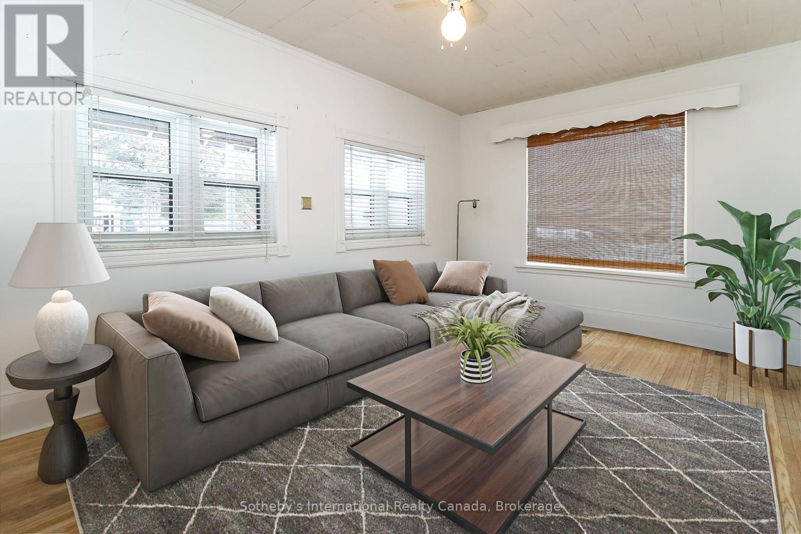 Photo 9 of 58 Cedar Street, Collingwood ON