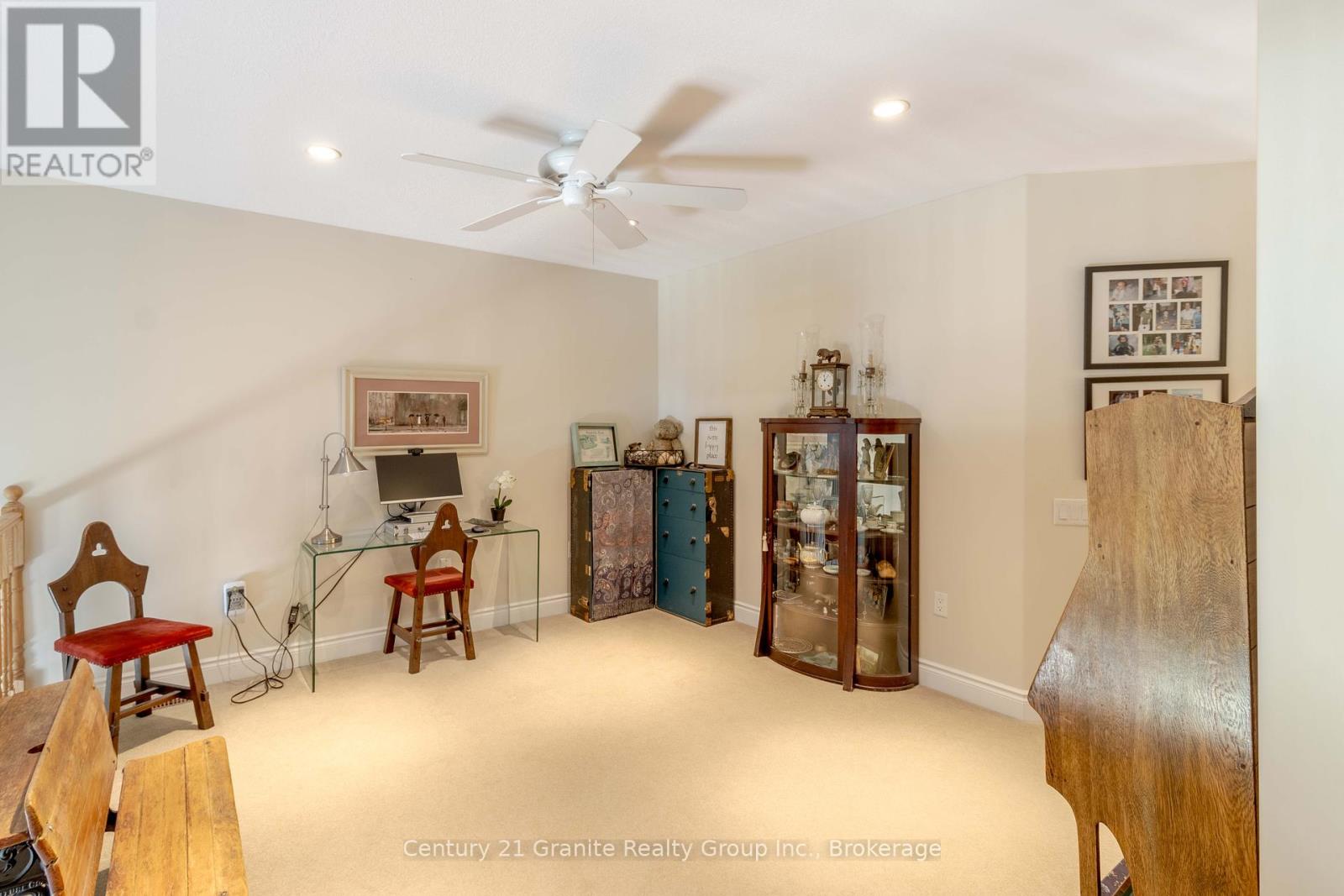 Photo 26 of 44 Webb Circle, Dysart Et Al ON