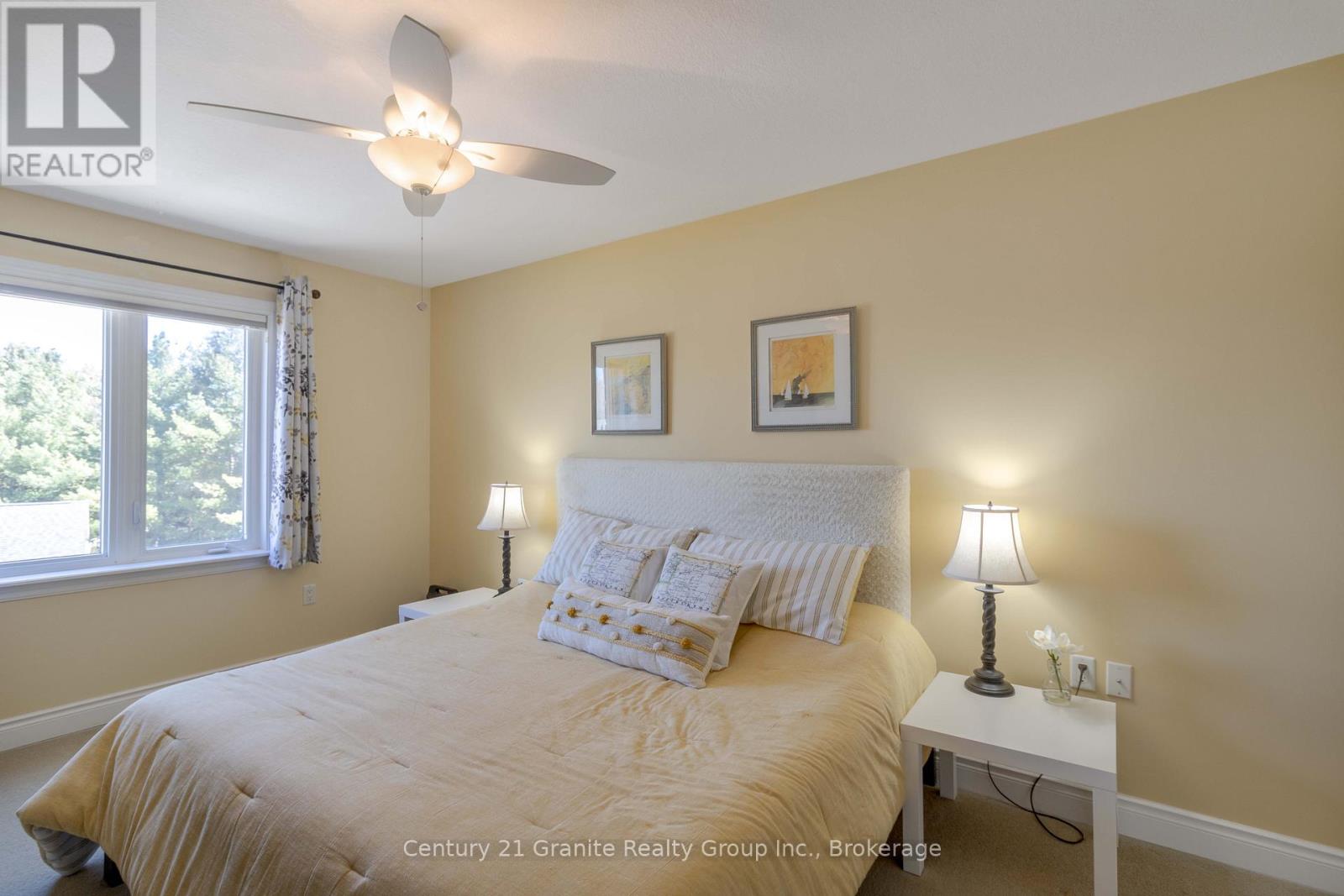 Photo 33 of 44 Webb Circle, Dysart Et Al ON