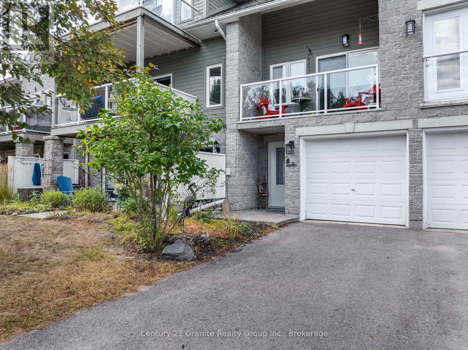 Photo 15 of 44 Webb Circle, Dysart Et Al ON