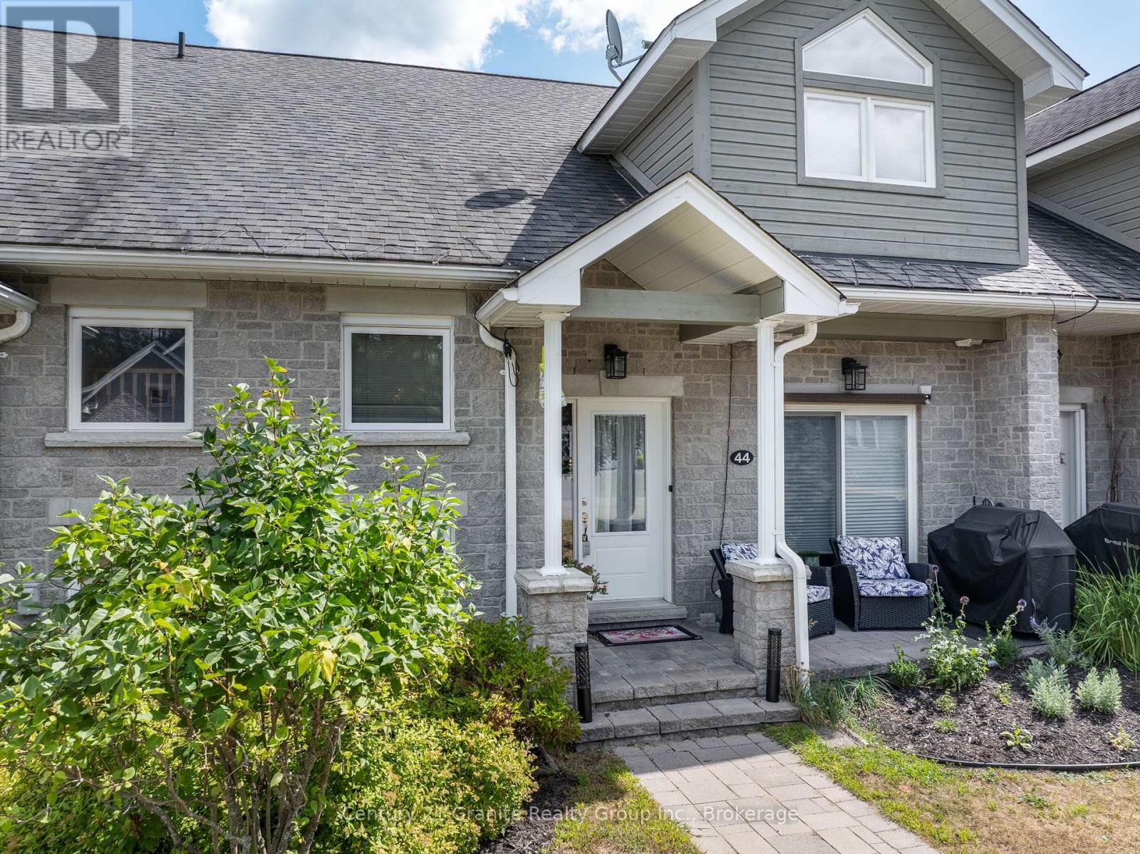 Photo 41 of 44 Webb Circle, Dysart Et Al ON