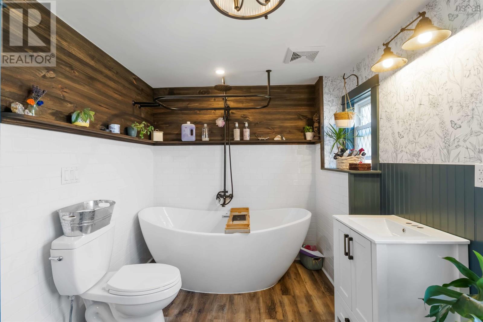 Property 19 of 42 of 113 Second Street