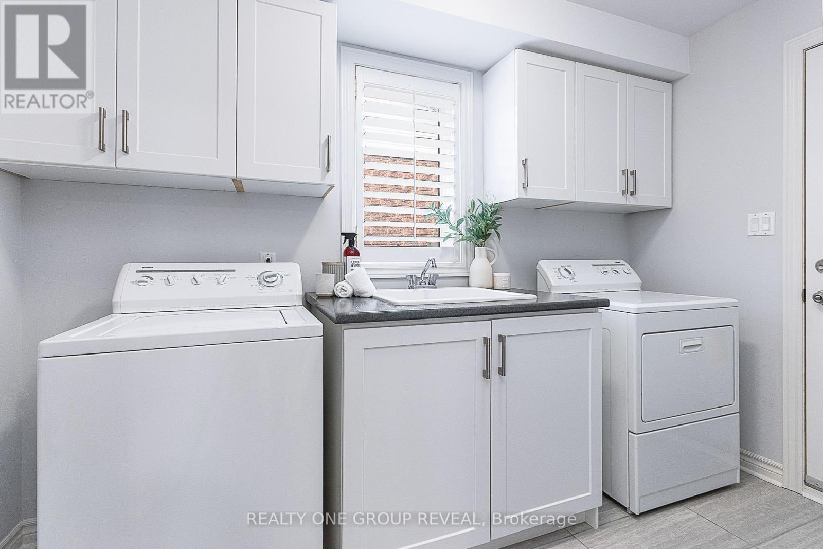 Photo 18 of 1003 Catskill Drive, Oshawa ON