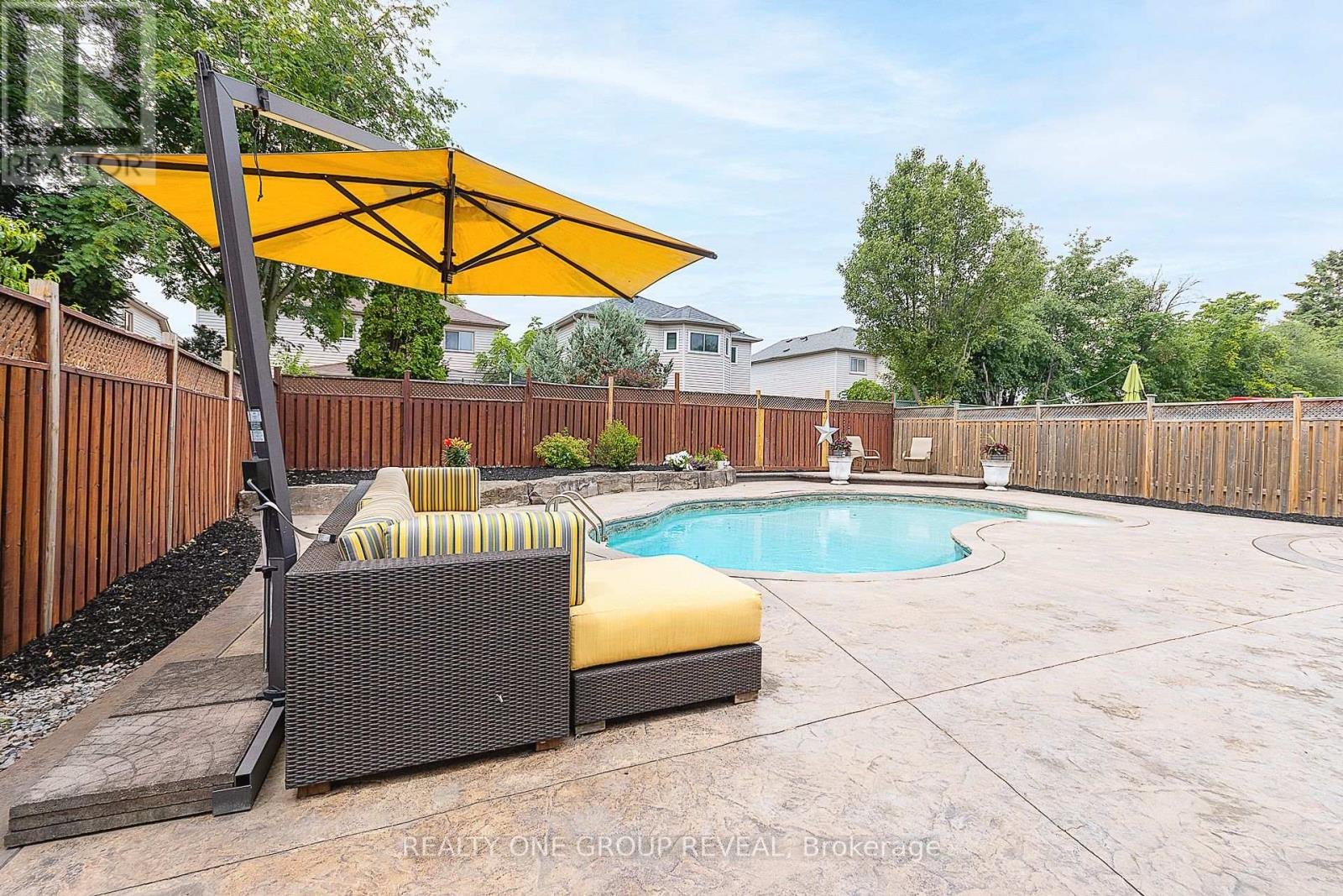 Photo 2 of 1003 Catskill Drive, Oshawa ON