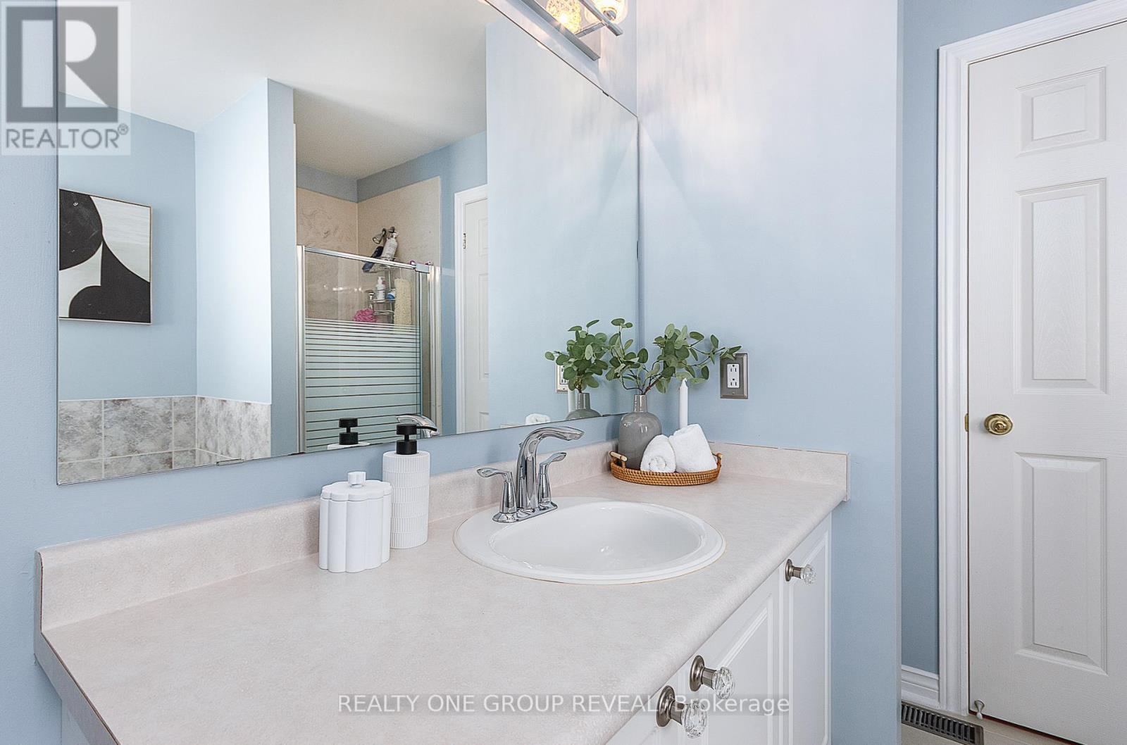 Photo 29 of 1003 Catskill Drive, Oshawa ON