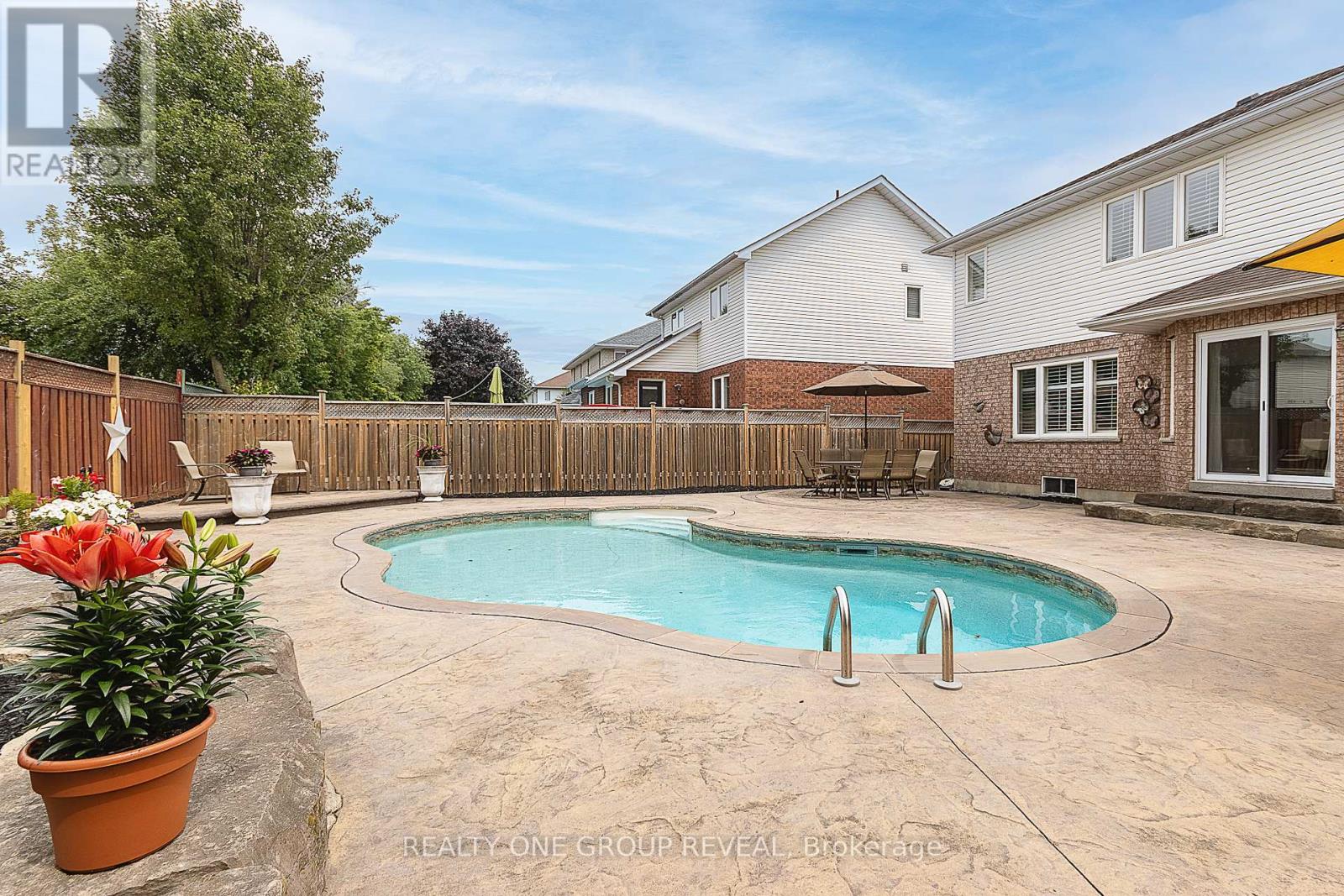 Photo 3 of 1003 Catskill Drive, Oshawa ON